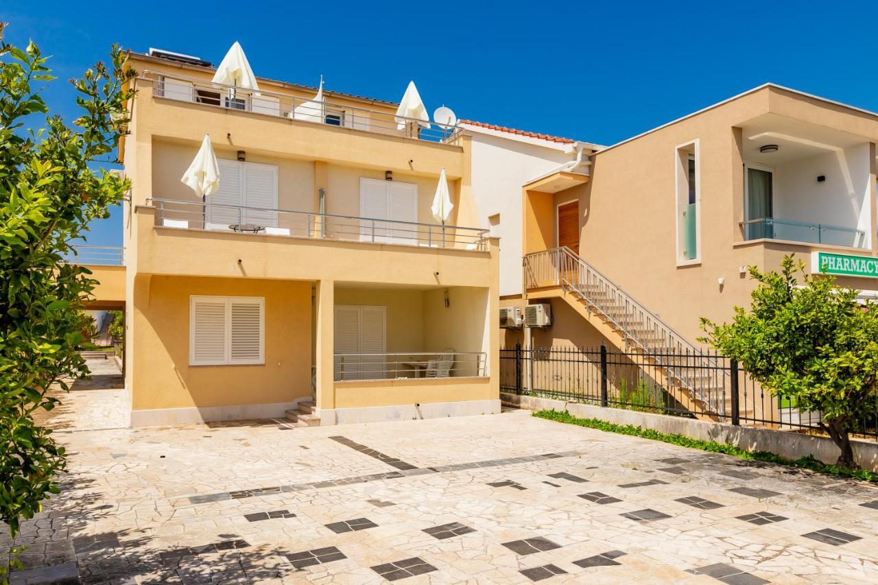 Apartments Mikulic Rogoznica  Eksteriør bilde